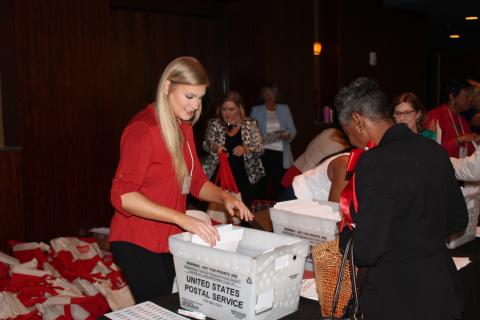 011 Registration Kayla Hughes & Carolyn Tyus.jpg